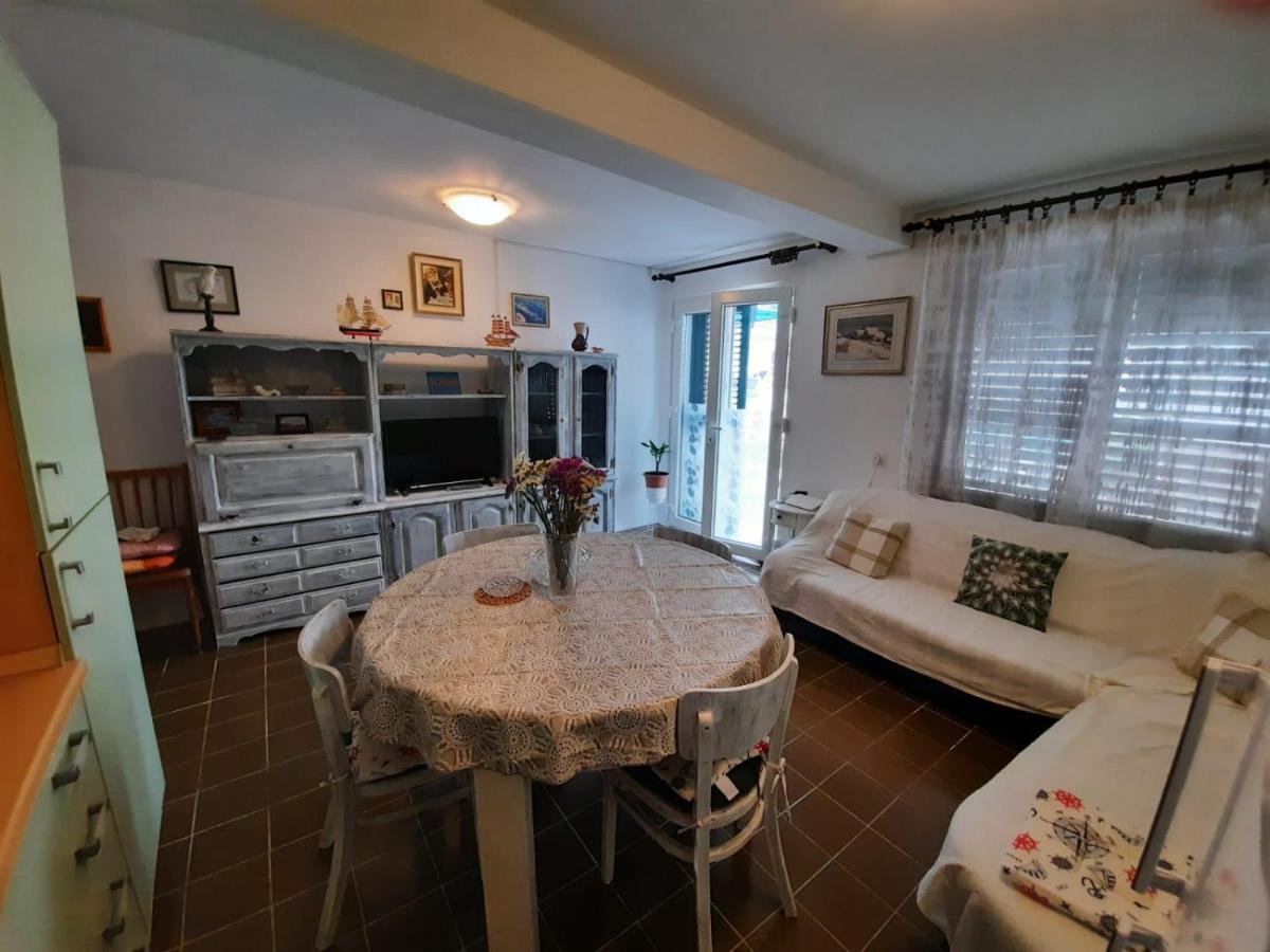 Apartment Baratula Murter Eksteriør bilde